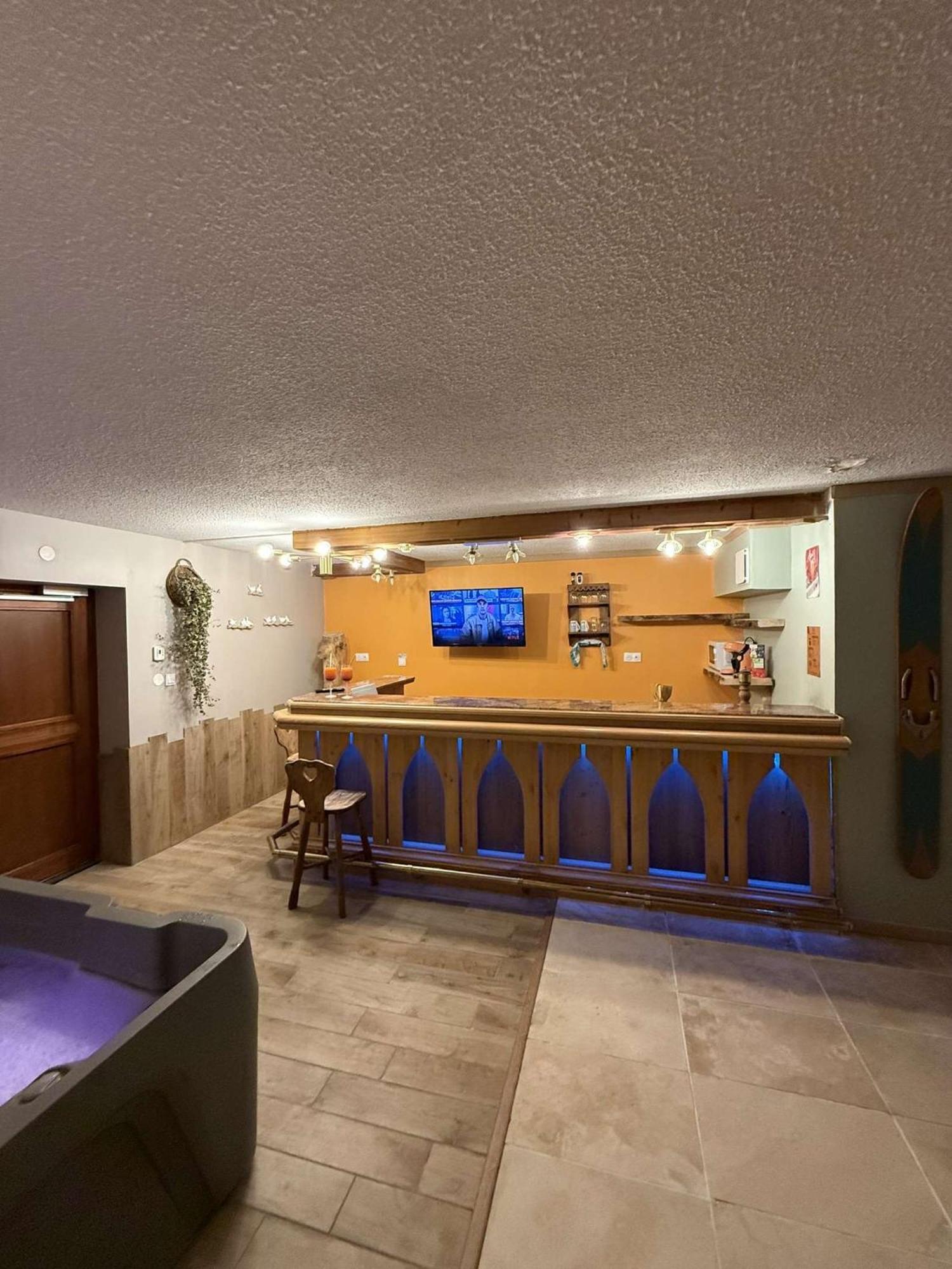Le Savoyard - Bar & Jacuzzi * Bellevaux